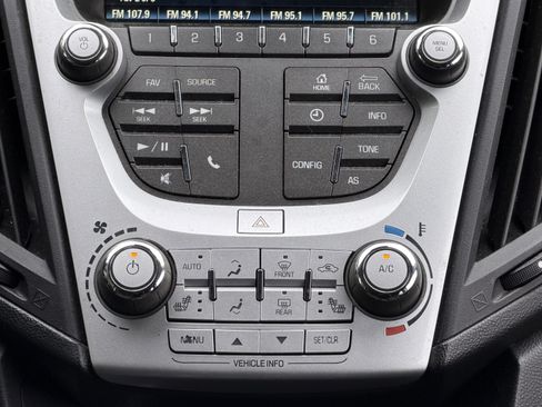 Used 2017 Chevrolet Equinox LT w/ Convenience Package FWD image 10