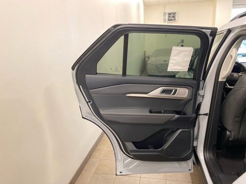 New 2025 Ford Explorer Active w/ Active Comfort Package image 10