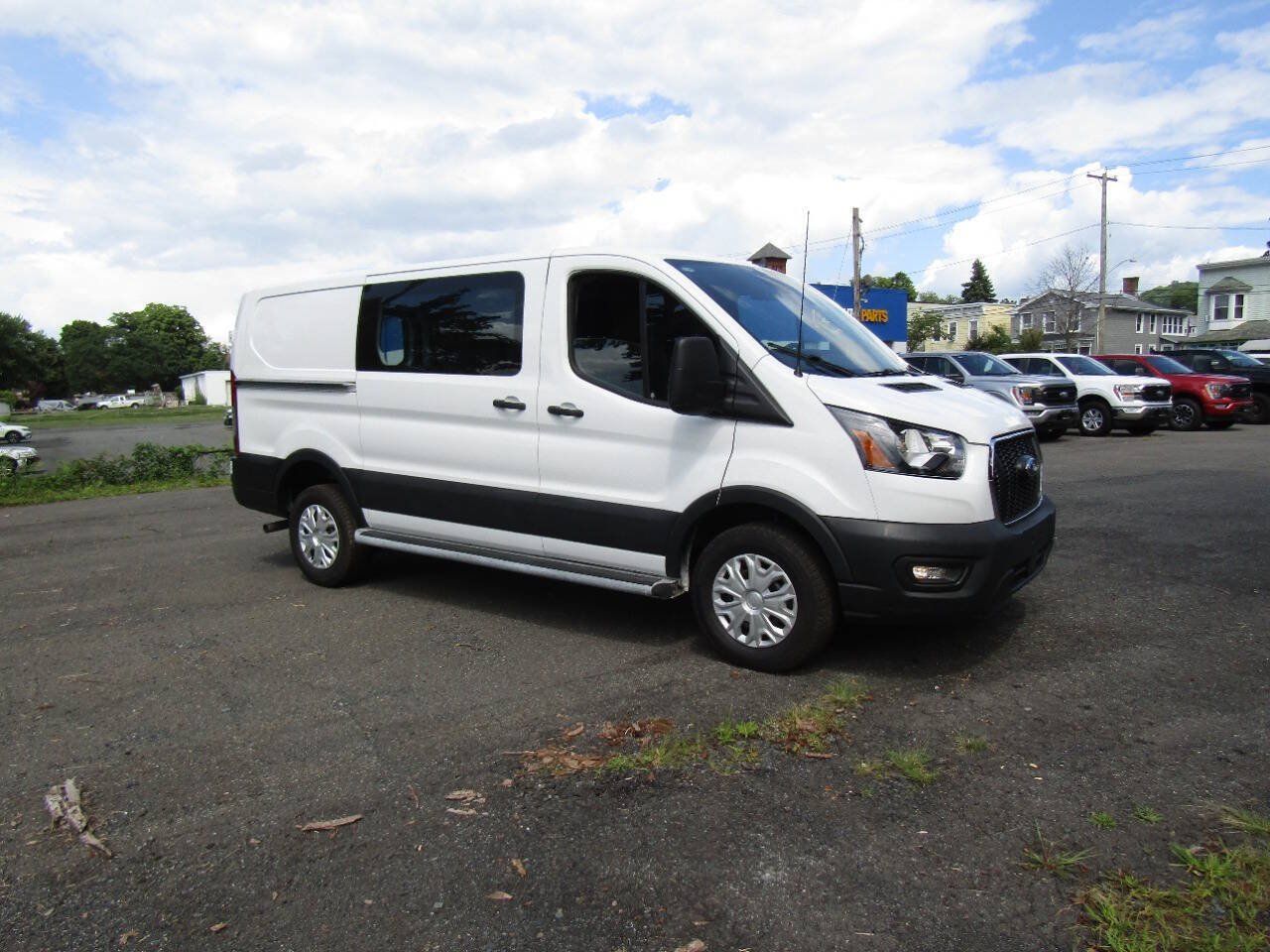 Used 2024 Ford Transit 250 Low Roof w/ Exterior Upgrade Package RWD image 9