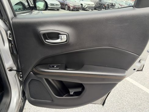 Used 2018 Jeep Compass Limited w/ Navigation Group image 28