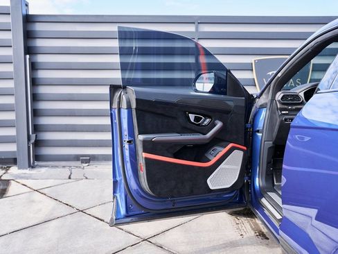 Used 2024 Lamborghini Urus Performante image 36