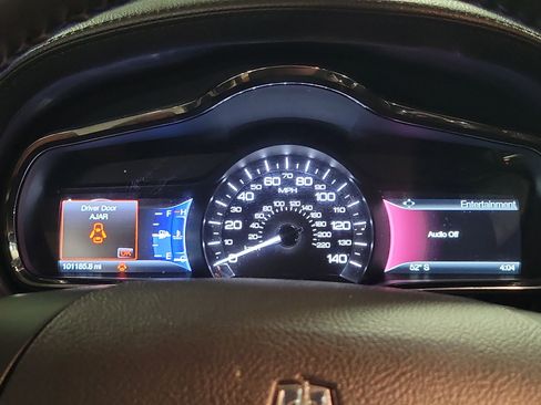 Used 2015 Lincoln MKT EcoBoost w/ Equipment Group 201A image 24