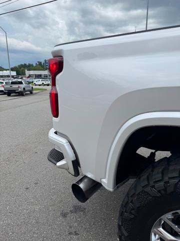 Used 2021 Chevrolet Silverado 2500 High Country w/ Technology Package AWD/4WD image 5