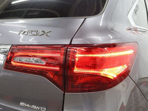 Used 2018 Acura MDX SH-AWD image 10