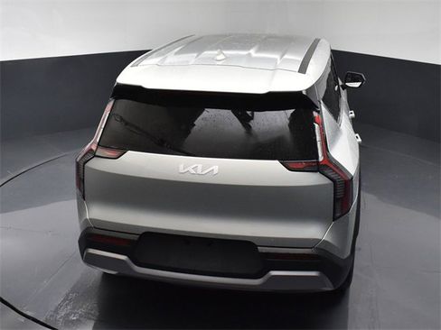 Certified 2024 Kia EV9 Light Long Range image 47