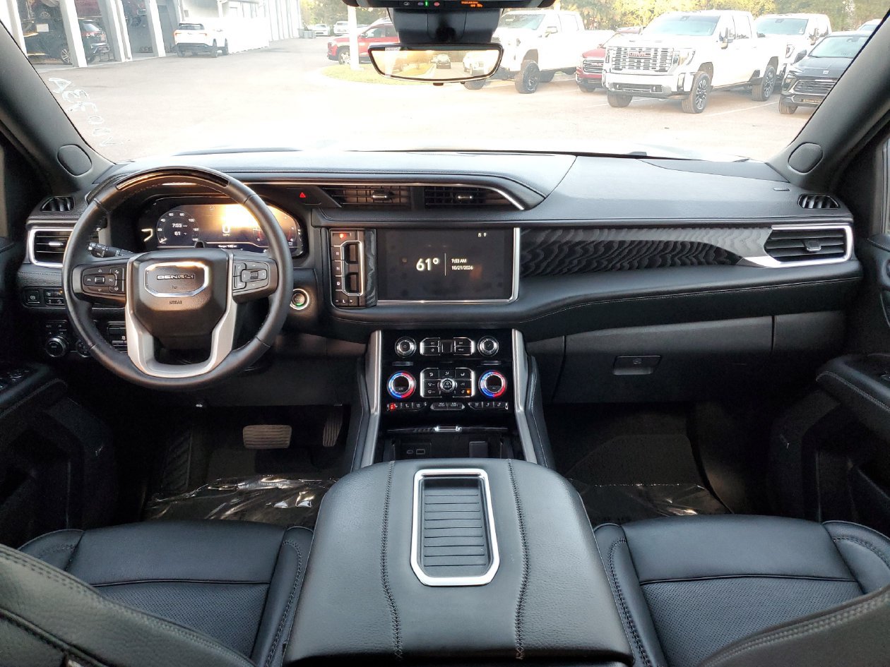 Used 2024 GMC Yukon Denali w/ Advanced Technology Package AWD/4WD image 11
