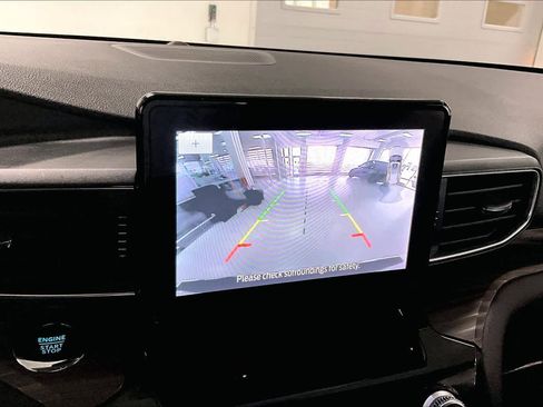 Used 2023 Ford Explorer Limited AWD/4WD image 23