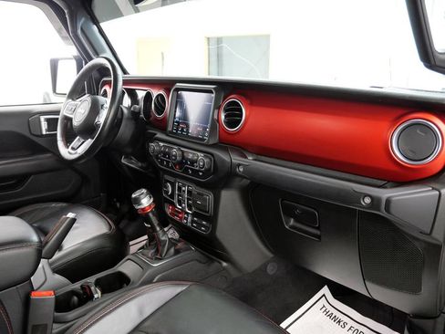 Used 2020 Jeep Gladiator Rubicon w/ Dual Top Group AWD/4WD image 16