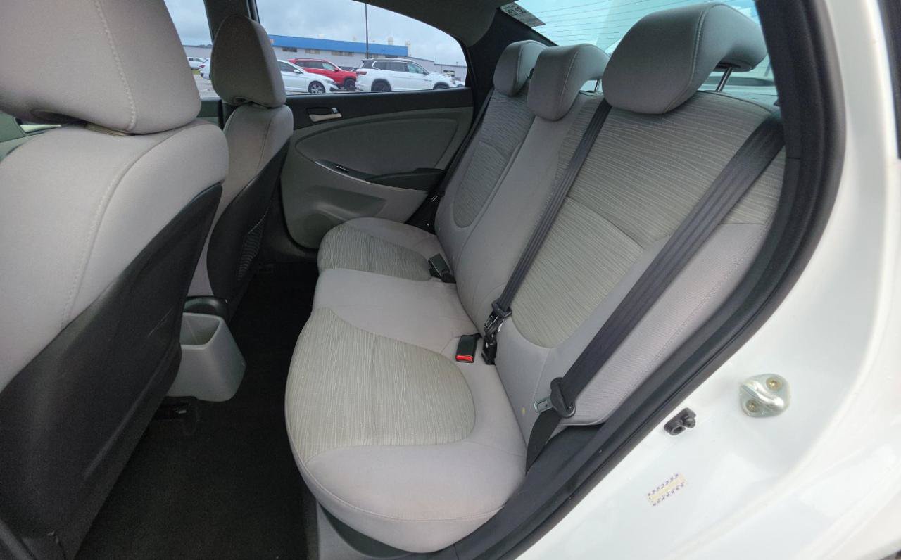 Used 2017 Hyundai Accent SE FWD image 16
