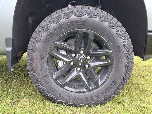 New 2026 Chevrolet Silverado 1500 Custom Trail Boss AWD/4WD image 5