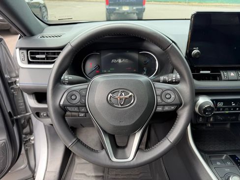 Used 2023 Toyota RAV4 XSE AWD/4WD image 19