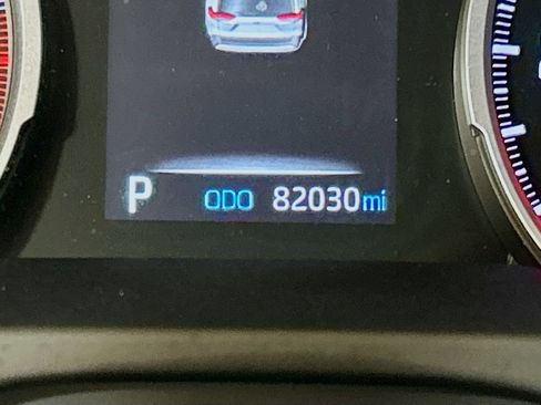Used 2022 Toyota RAV4 LE FWD image 10