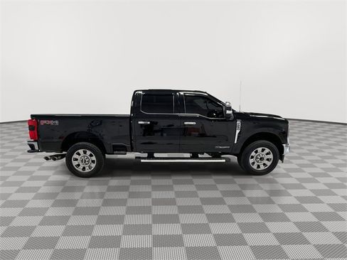 Used 2024 Ford F250 Lariat w/ Chrome Package image 12