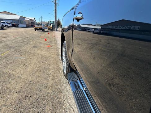 Used 2022 Chevrolet Silverado 1500 LTZ AWD/4WD image 26