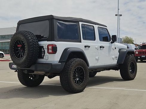 Used 2018 Jeep Wrangler Unlimited Sport AWD/4WD image 5