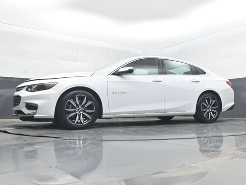 Used 2018 Chevrolet Malibu LT FWD image 26