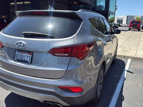 Used 2018 Hyundai Santa Fe Sport FWD image 2