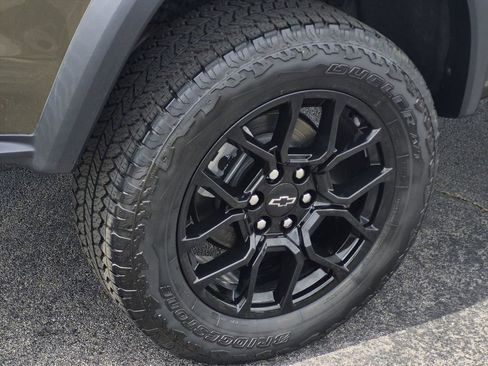 Used 2023 Chevrolet Colorado Trail Boss w/ LPO, Dark Essentials Package AWD/4WD image 7