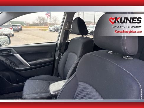 Used 2017 Subaru Forester 2.5i Premium w/ All-Weather Package image 20