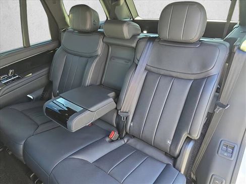 New 2025 Land Rover Range Rover Long Wheelbase SE image 12