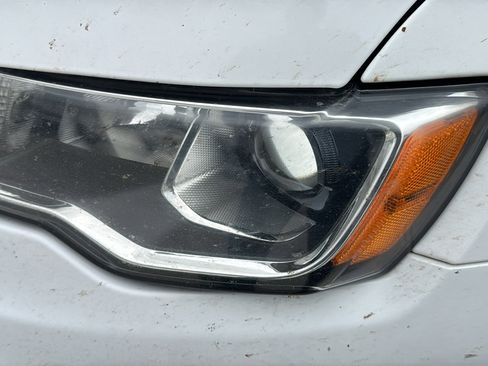 Used 2018 Jeep Grand Cherokee Laredo image 6