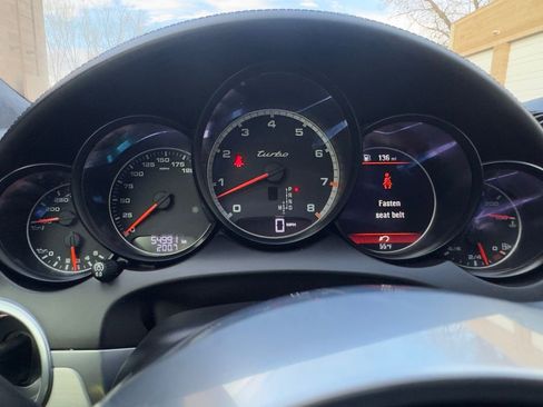 Used 2018 Porsche Cayenne Turbo image 18