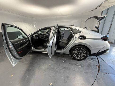 Used 2024 Hyundai Sonata Limited image 18
