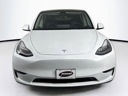 Used 2023 Tesla Model Y Long Range image 4