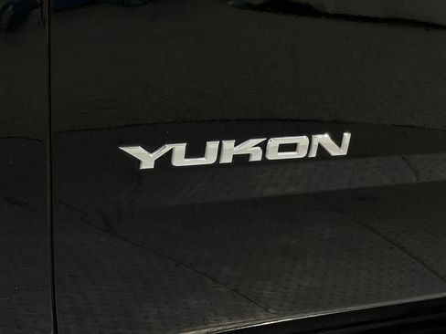 Used 2018 GMC Yukon SLT w/ Open Road Package image 42