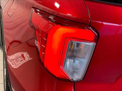 Used 2020 Ford Explorer Platinum w/ Premium Technology Package image 34