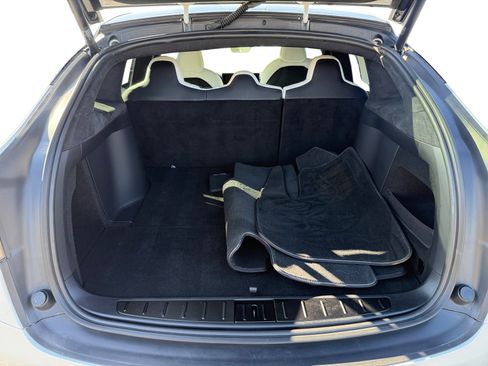 Used 2022 Tesla Model X Base image 17