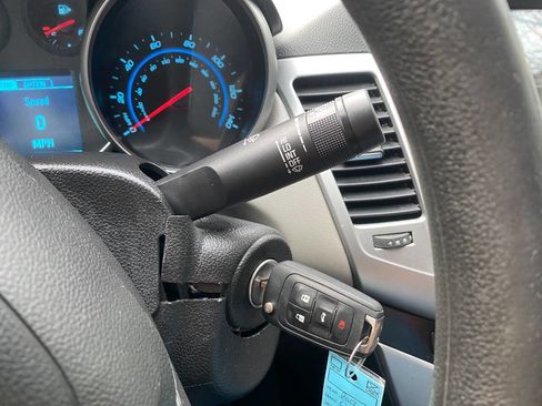 Used 2014 Chevrolet Cruze LS image 20