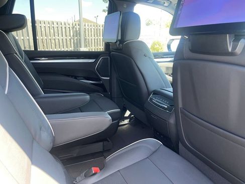 New 2026 Cadillac Escalade Luxury w/ Touring Package AWD/4WD image 39
