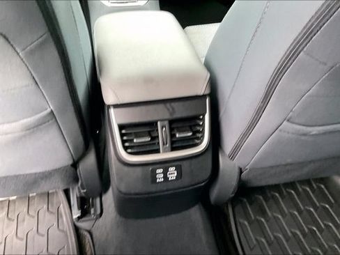 Used 2025 Subaru Outback Premium AWD/4WD image 31