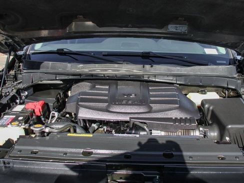 Used 2023 Nissan Titan SV w/ SV Convenience Package image 11