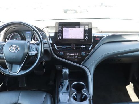 Used 2023 Toyota Camry SE FWD image 11