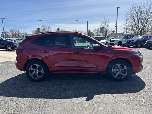 Certified 2023 Ford Escape ST-Line w/ Tech Pack #1 AWD/4WD image 3