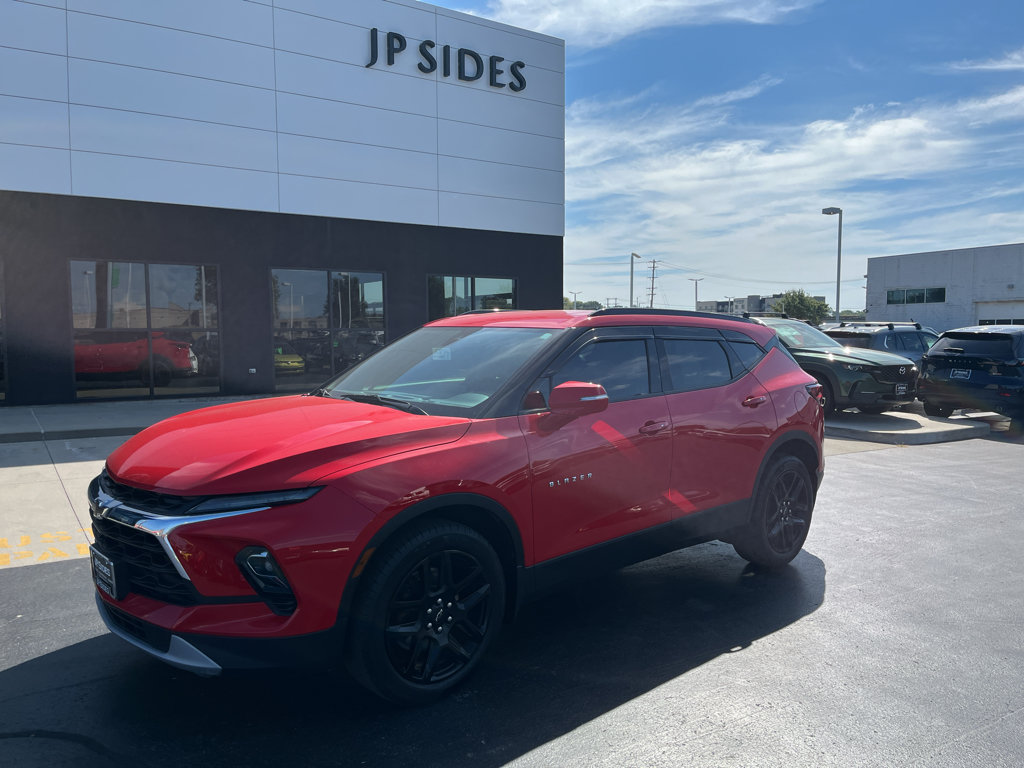 Used 2023 Chevrolet Blazer LT FWD image 1