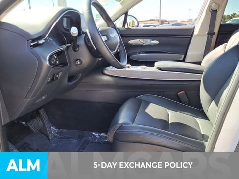 Used 2023 Genesis GV70 2.5T w/ Advanced Package image 4