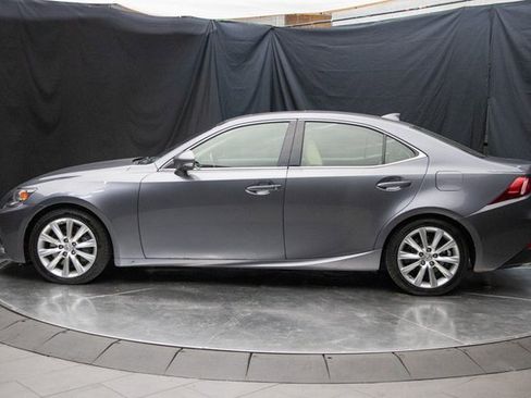 Used 2016 Lexus IS 300 AWD image 9