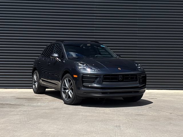Certified 2026 Porsche Macan AWD/4WD image 9