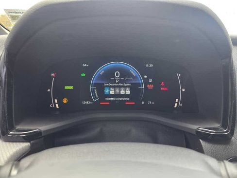 Used 2025 Toyota Camry SE image 18