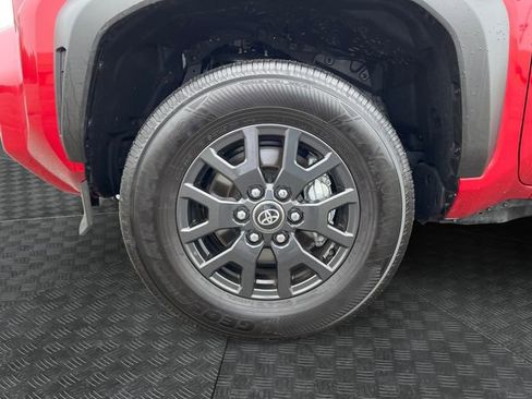 Certified 2025 Toyota 4Runner SR5 AWD/4WD image 14