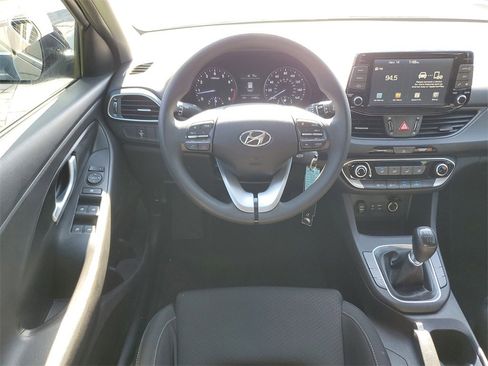 Used 2018 Hyundai Elantra GT image 13