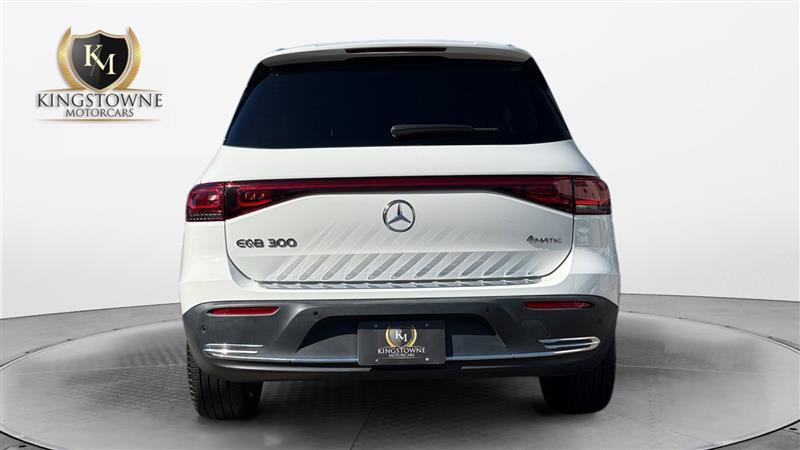 Used 2023 Mercedes-Benz EQB 300 4MATIC image 4