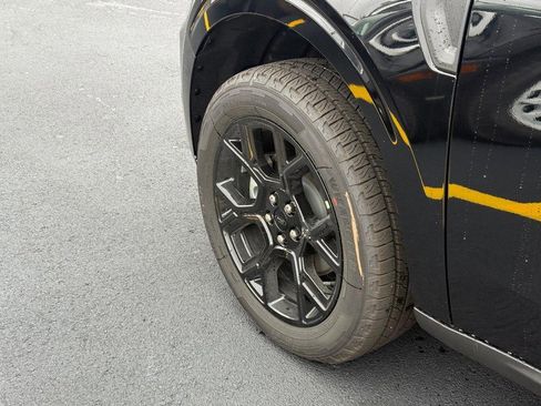 New 2025 Ford Maverick XLT image 15