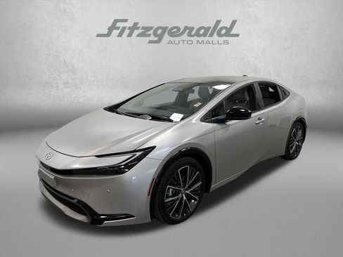 Used 2024 Toyota Prius XLE image 1