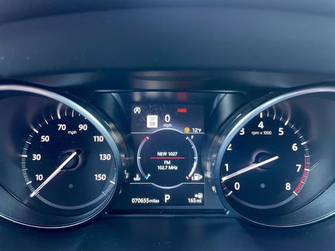 Used 2018 Land Rover Discovery Sport HSE image 24