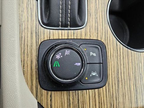 Used 2018 GMC Acadia Denali image 14