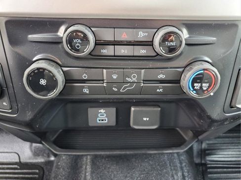 New 2025 Ford F250 XL w/ XL Chrome Package image 33